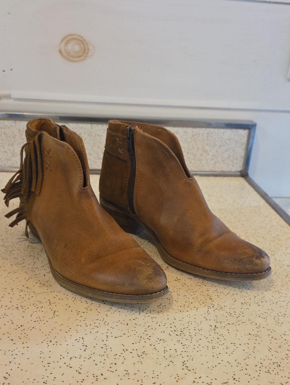 Diba True Women's Leather Fringe Ankle Booties Side Zip 1.75" Block Heel Tan 7.5 - Picture 2 of 11